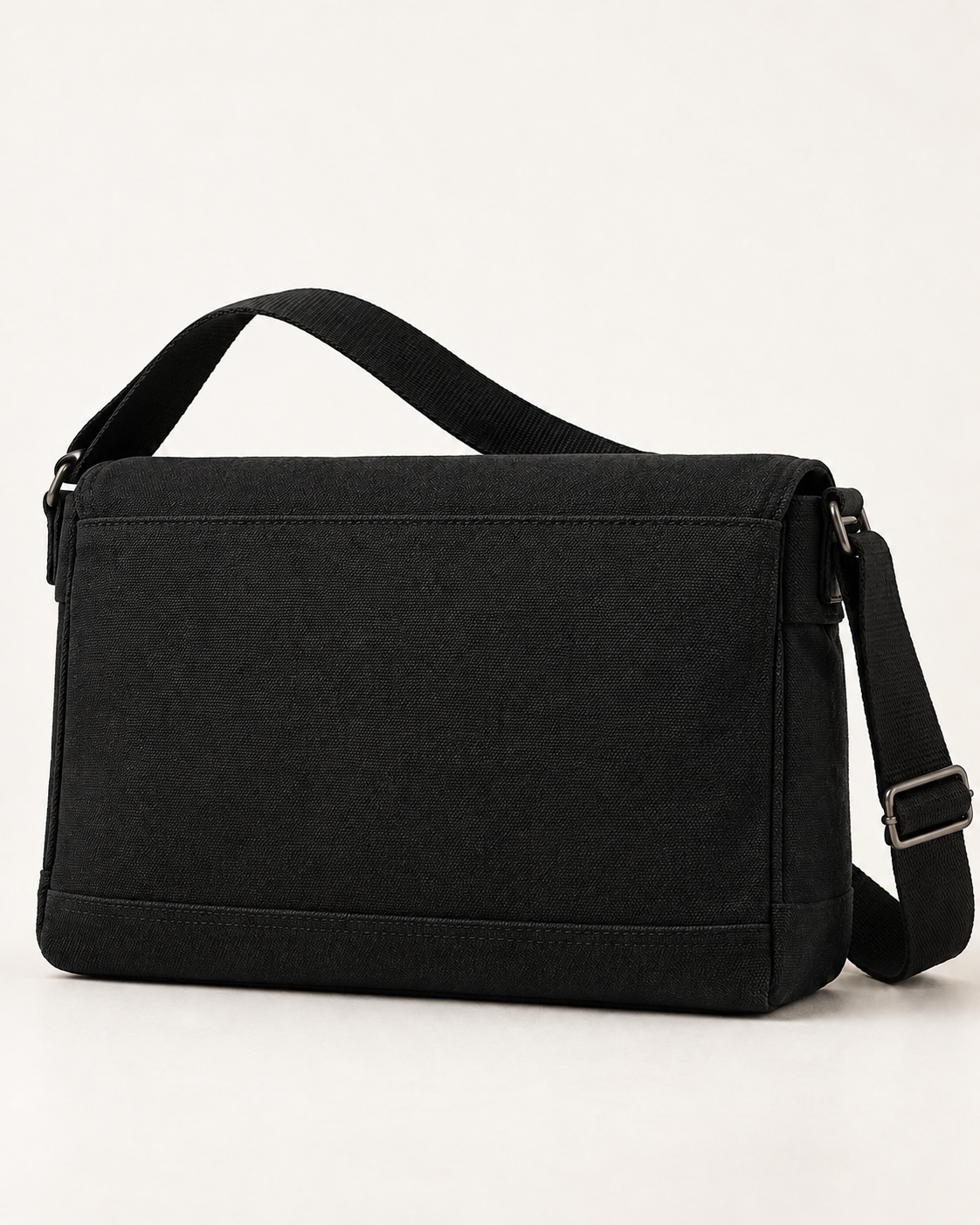 Canvas Messenger Bag Urban Refined in black, back view