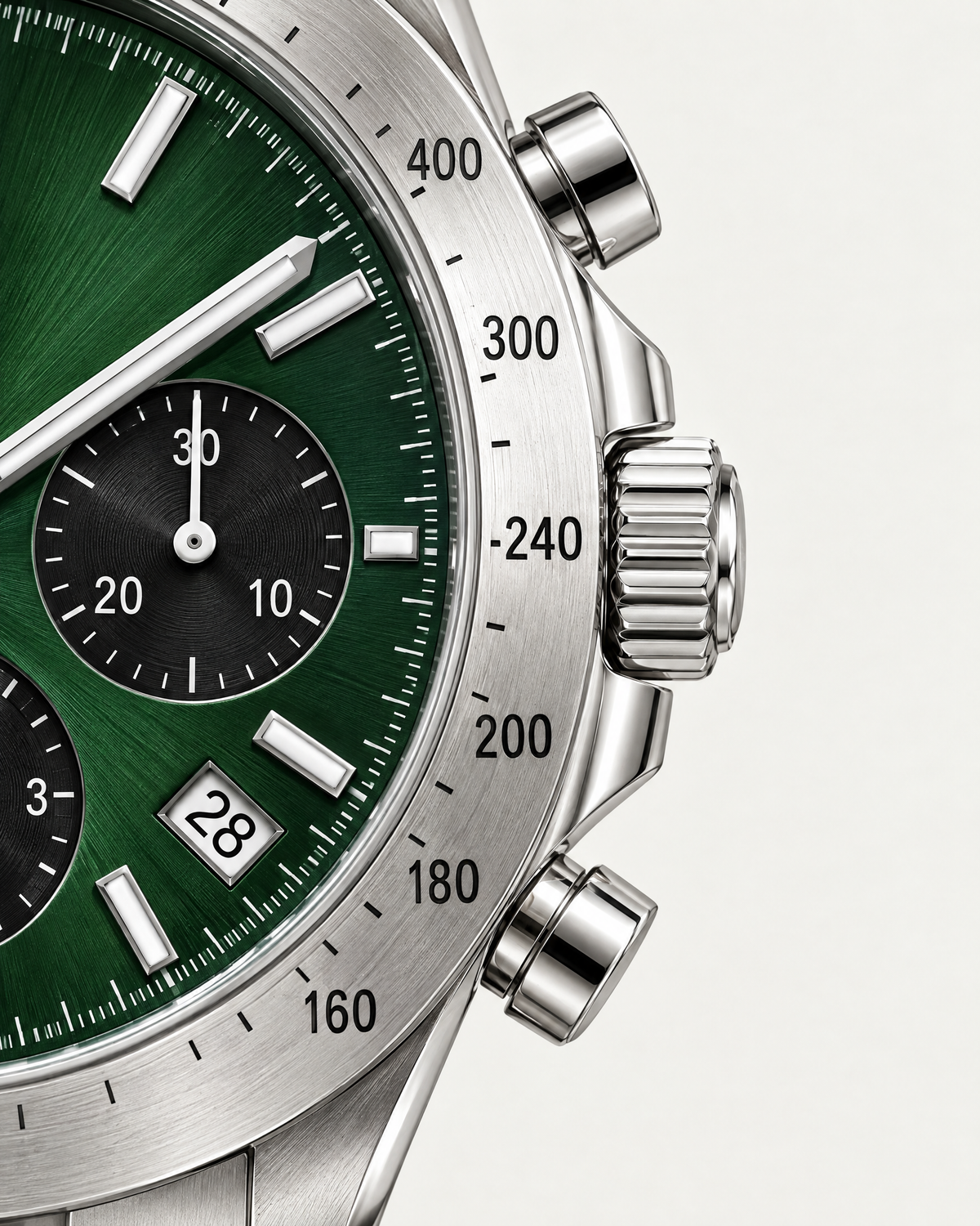 Crown and chronograph pushers of the Chronograph Watch Sleek Precise